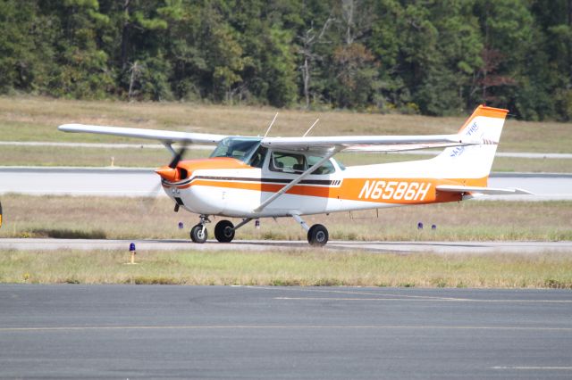 Cessna Skyhawk (N6586H)