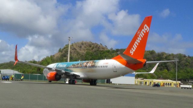 Boeing 737-800 (C-FDBD)