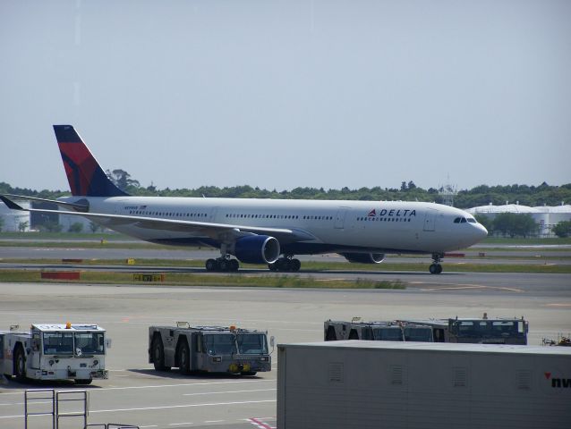 Airbus A330 (N819NW)