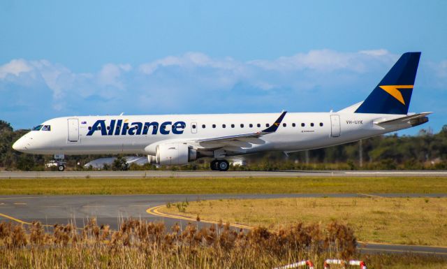 Embraer ERJ-190 (VH-UYK)