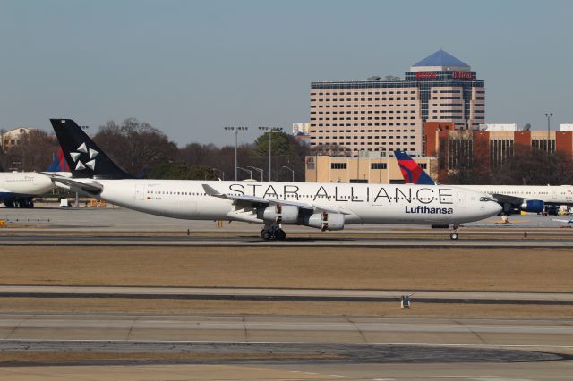 Airbus A340-300 (D-AIGN)