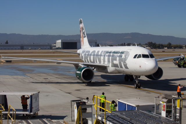 Airbus A319 (N920FR)