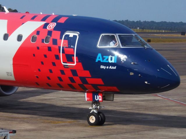 Embraer ERJ-190 (PR-AUQ)