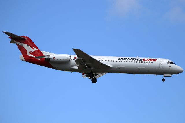 Fokker 100 (VH-NQE) - on 18 November 2017