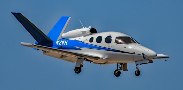 Cirrus Vision SF50 (N2WH) - N2WH Cirrus SF50 s/n 0112 G2 Vision Jet - North Las Vegas Airport  KVGTbr /Photo: TDelCorobr /June 27, 2025