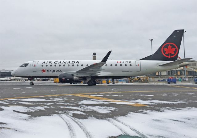 Embraer ERJ 175 (C-FRQP) - New Livery E175