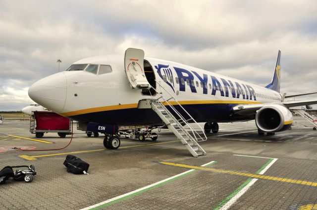 Boeing 737-800 (EI-ESN) - Ryanair Boeing 737-8AS(WL) EI-ESN in London Stansted Airport