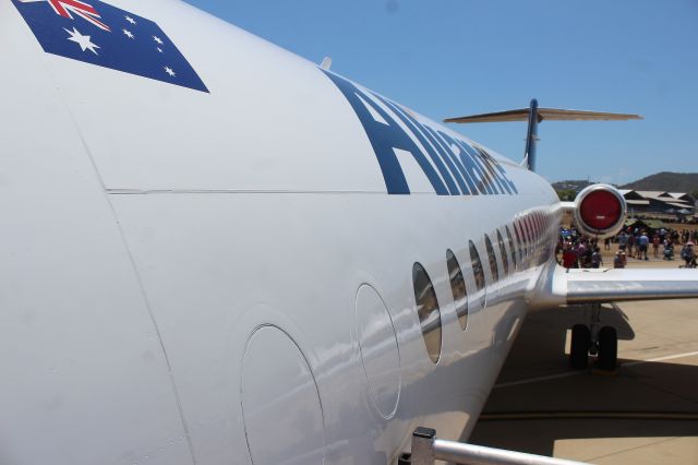 Fokker 100 (VH-XWR)