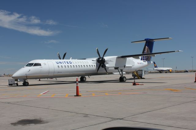 de Havilland Dash 8-400 (N507LX) - New paint and airline for this pretty girl.