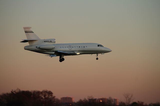 Dassault Falcon 7X (N900JG)