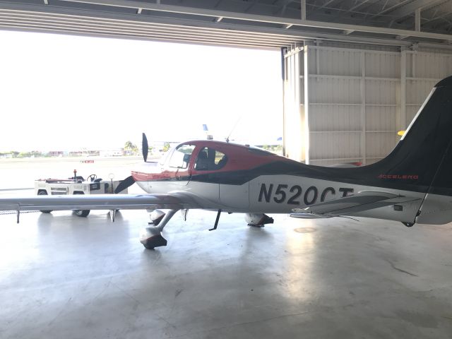 Cirrus SR-22 (N520CT)