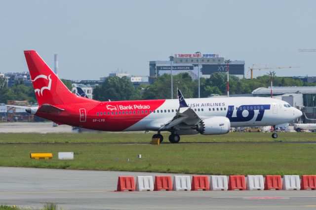 Boeing 737 MAX 8 (SP-LVG)