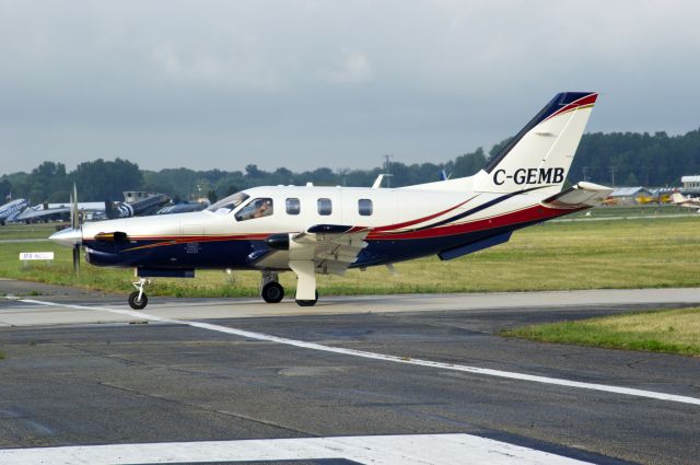 Embraer Phenom 300 (C-GEMB)