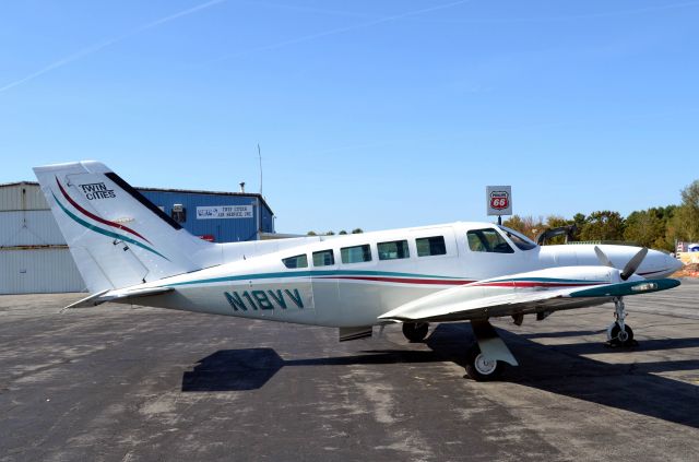 Cessna 402 (N18VV)