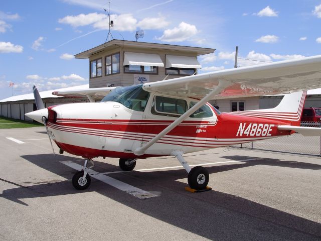 Cessna Skyhawk (N4868E)