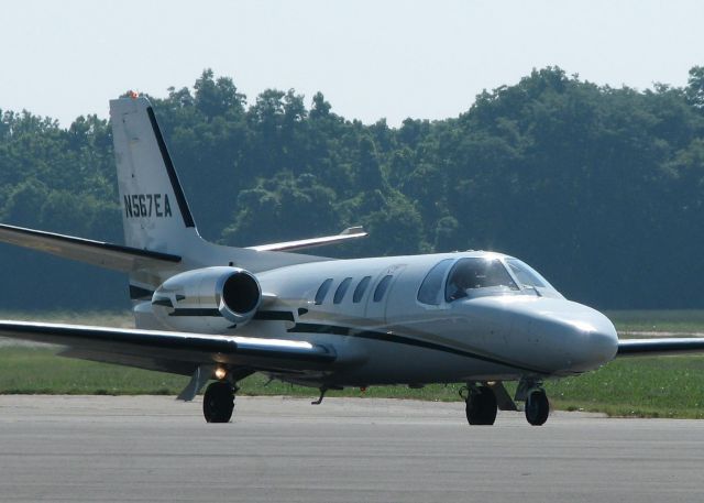 Cessna 500 Citation 1 (N567EA) - Taxiing in after landing at Downtown Shreveport.