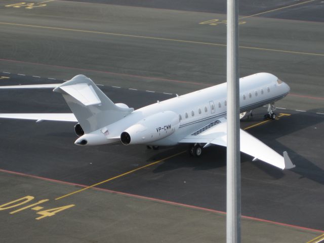 Bombardier Global 5000 (VP-CWW) - TOWER VIEW