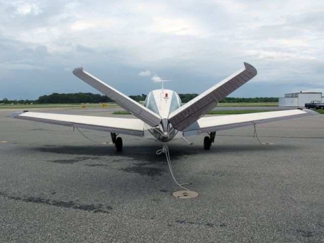 Beechcraft 35 Bonanza (N6658K) - Nice V-tail.