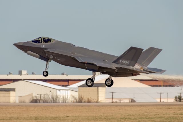 Lockheed F-35C (F004)