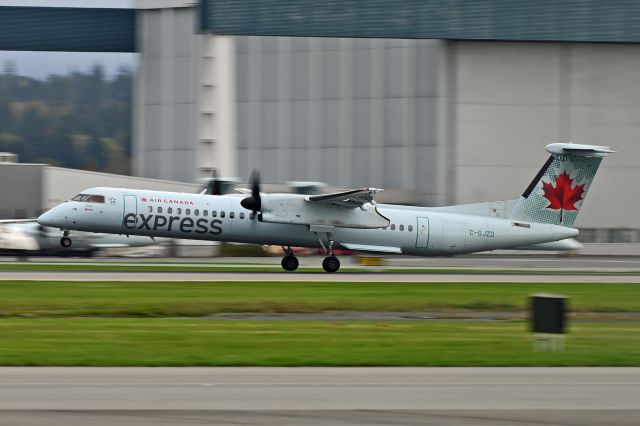 de Havilland Dash 8-400 (C-GJZD)