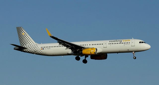 Airbus A321 (EC-MLM)