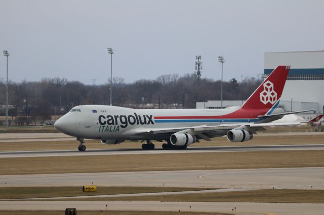 Boeing 747-400 (LX-UCV) - Cargolux queens never cease to amaze. This one is a 747-400F named "Tre Cime Di Lavaredo".