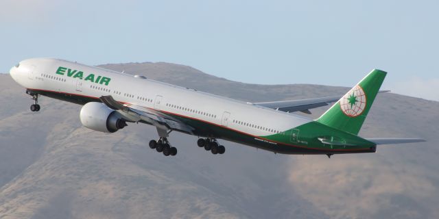 Boeing 777 (B-16712) - 5-25-16