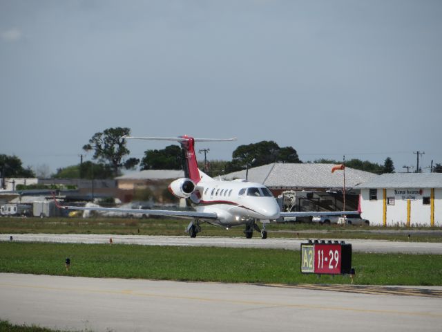 Airbus A320 (N316TA)