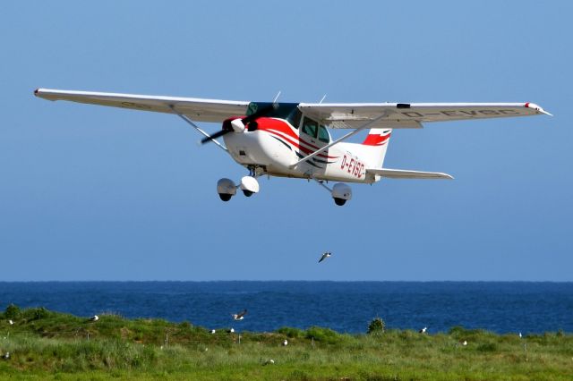 Cessna Skyhawk (D-EVSC) - Take-off between the dunes.  06-13-21.br /Cessna 172P Skyhawk II