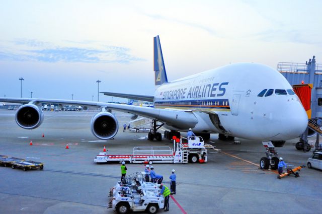 Airbus A380-800 (9V-SKL) - SQ 11 to LA waiting to leave...