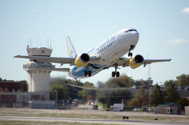 BOEING 737-400 (N545CC)