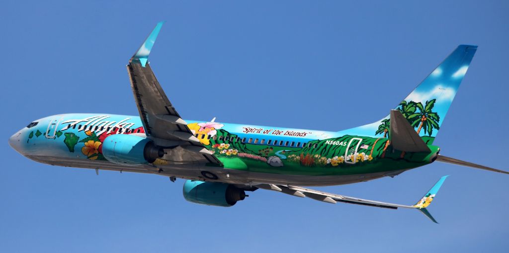 Boeing 737-700 (N560AS) - Alaska Airlines, "Spirit Of The Islands" theme plane, Departure from 30L,  11-21-2015