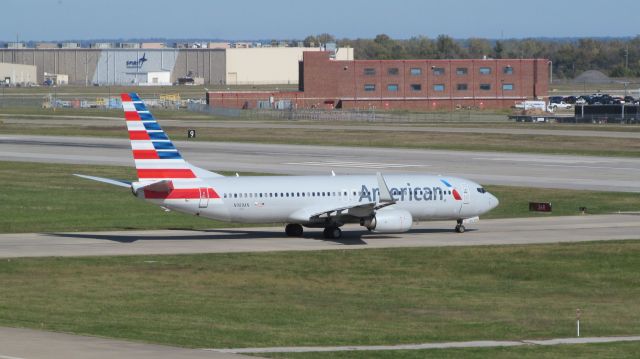 Boeing 737-800 (N989AN) - AA391 at Tulsa International Airport (N989AN) 11-12-2016 KTUL-KDFW