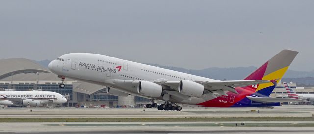 Airbus A380-800 (HL7625)