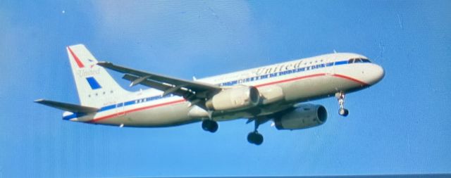 Airbus A320 (N475UA)