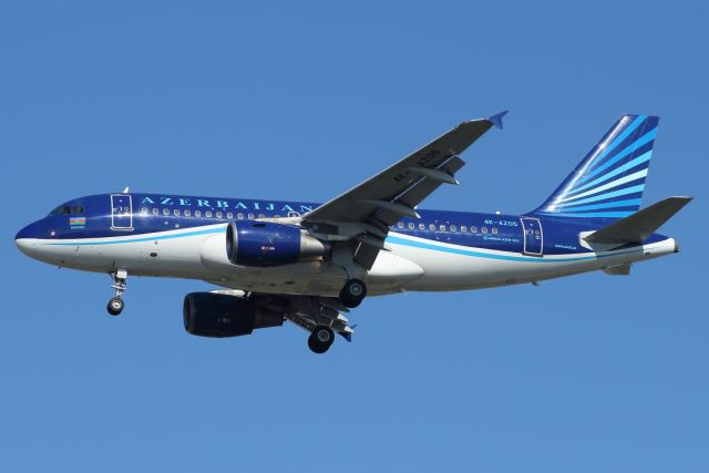 Airbus A319 (4K-AZ05) - 06/01/2022:  Flight from Baku (GYD) upon landing on runway 26.