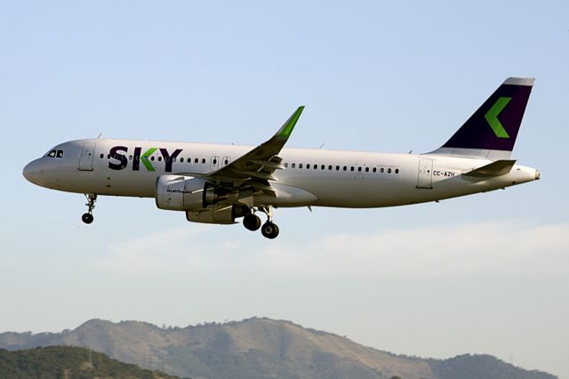 Airbus A320 (CC-AZH)