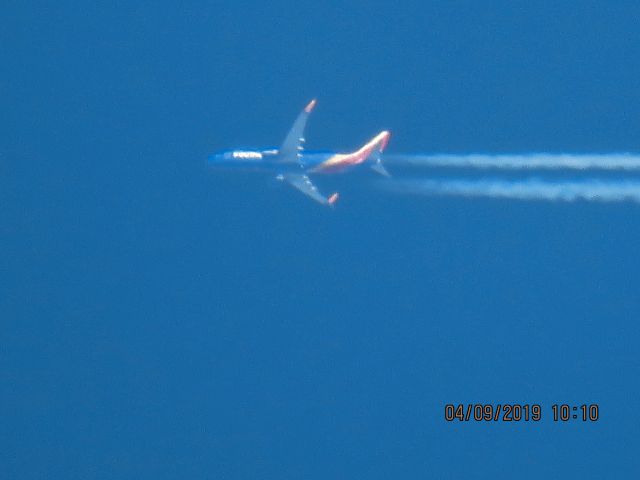 Boeing 737-800 (N8553W)