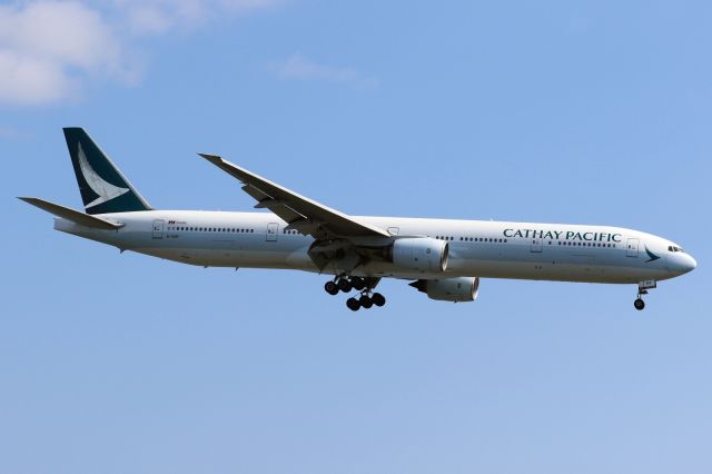 BOEING 777-300 (B-HNF)
