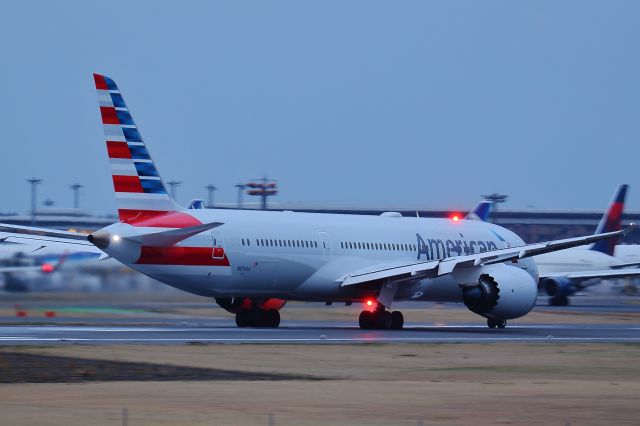 Boeing 787-9 Dreamliner (N834AA)
