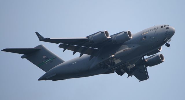 Boeing Globemaster III — - McChord AFB C-17 demo at Seafair 8-2-09.