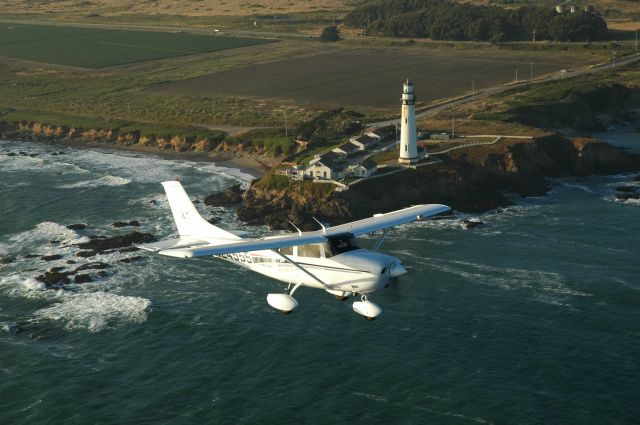 Cessna T206 Turbo Stationair (N24555) - A air-to-air shot from my Cherokee Six, flying south down the coast, near Pigeon Point Light House, Pescadero, CA