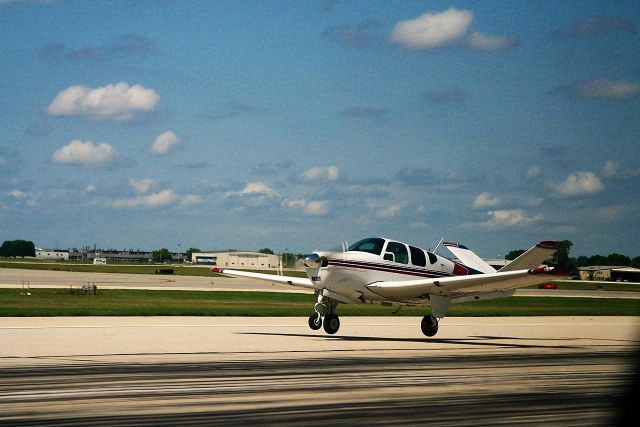 Beechcraft 35 Bonanza (N6097E)