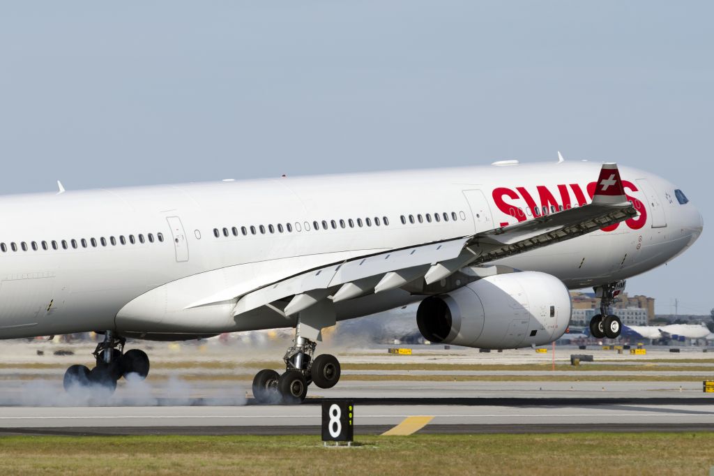 Airbus A330-300 (HB-JHM) - Inbound from Zurich.