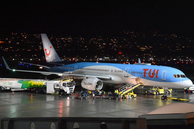 Boeing 757-200 (G-OOBE)