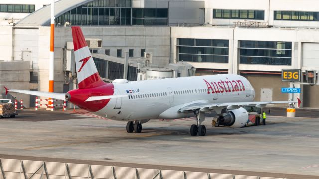 Airbus A321 (OE-LBF)