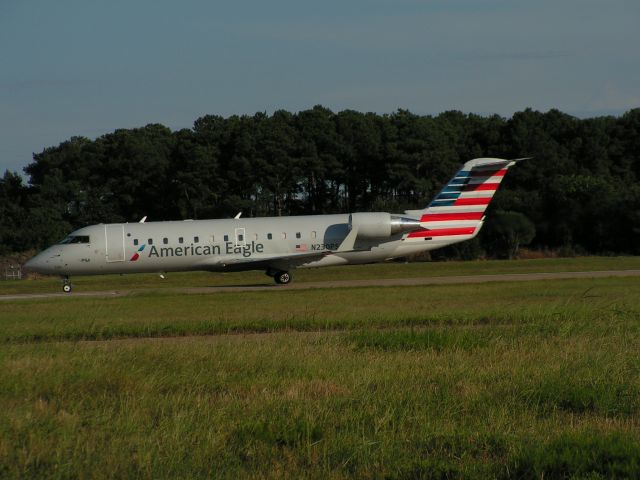 Canadair Regional Jet CRJ-200 (N230PS)