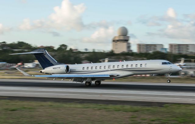 BOMBARDIER BD-700 Global 7500 (N907TF)