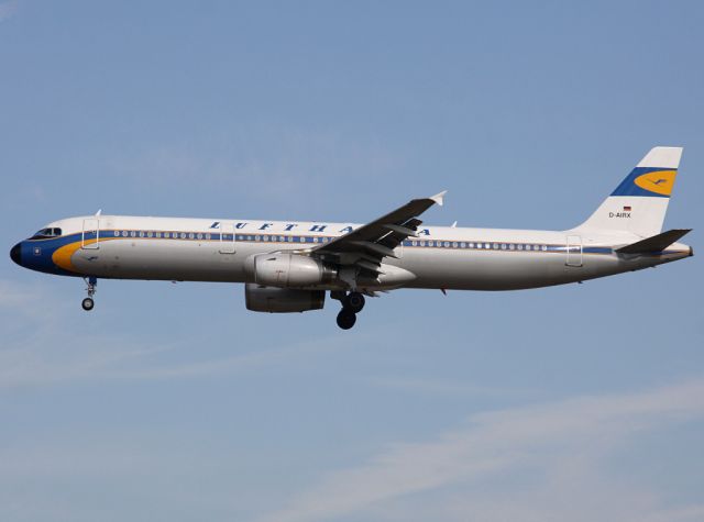 Airbus A321 (D-AIRX)