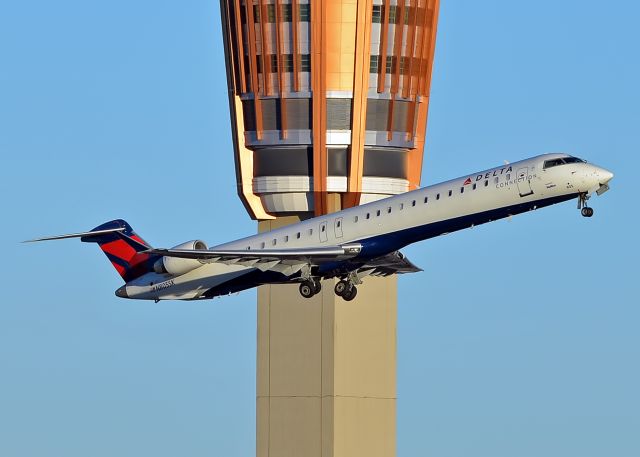 Canadair Regional Jet CRJ-900 (N805SK)